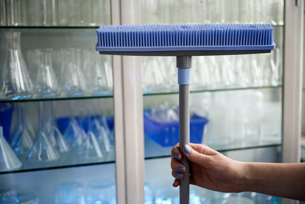 Miotła gumowa z trzonkiem teleskopowym Bacteria Stop York