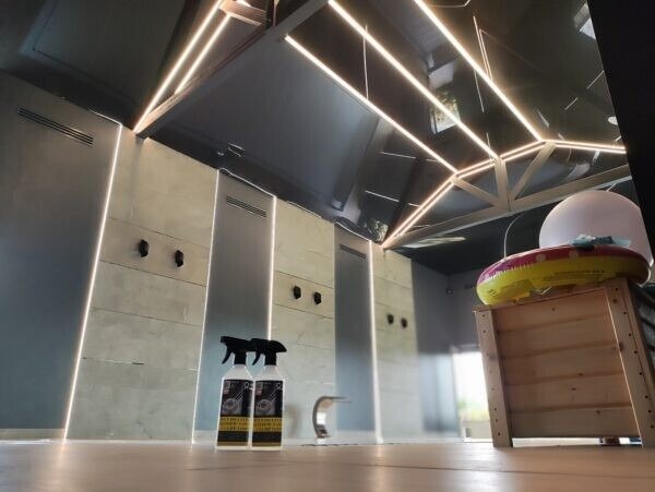 Płyn do czyszczenia sufitów napinanych i lamp ledowych Q-Water X-Power 500 ml